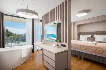 Villa in Petrčane for Up to 8 Guests