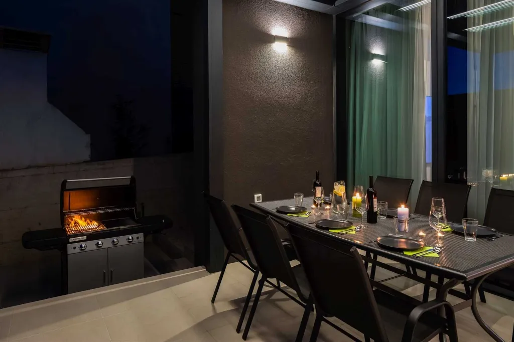 Villa in Petrčane for Up to 8 Guests