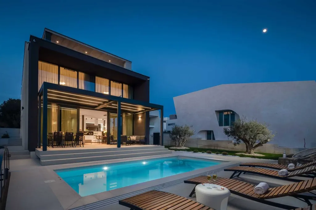 Villa in Petrčane for Up to 8 Guests