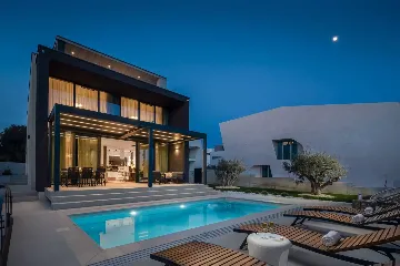 Villa in Petrčane for Up to 8 Guests