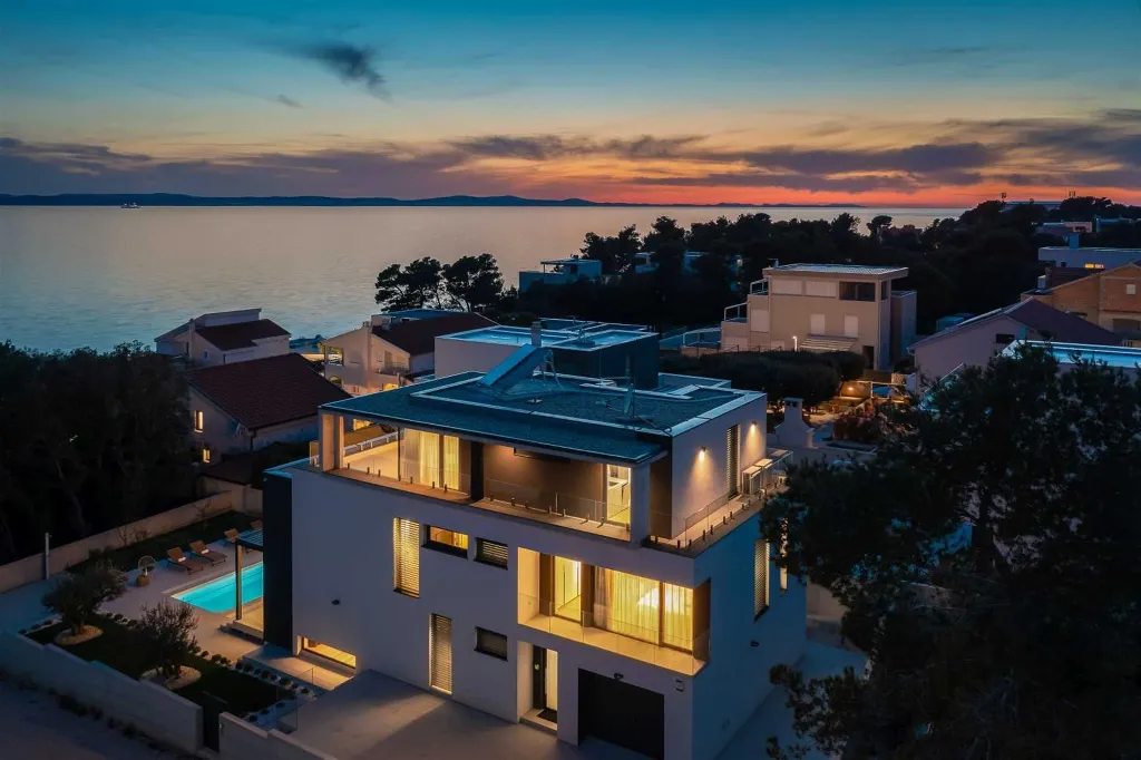 Villa in Petrčane for Up to 8 Guests
