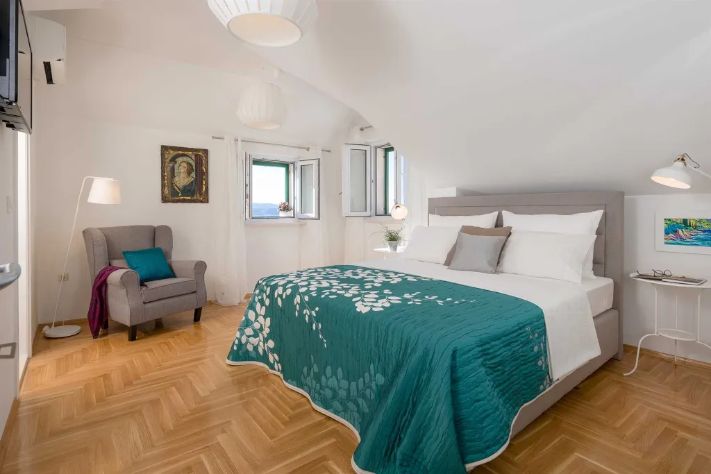 Stone Villa in Murvica, Brac Island for 6