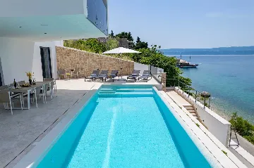 5-Bedroom Villa in Omiš with Private Heated Pool