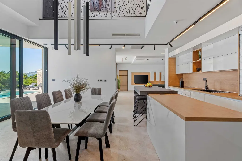 5-Bedroom Villa in Omiš with Private Heated Pool