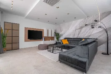 5-Bedroom Villa in Omiš with Private Heated Pool