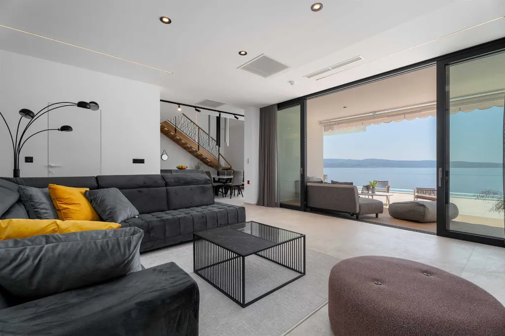 5-Bedroom Villa in Omiš with Private Heated Pool