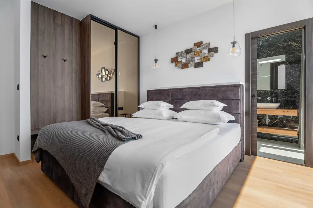 5-Bedroom Villa in Omiš with Private Heated Pool