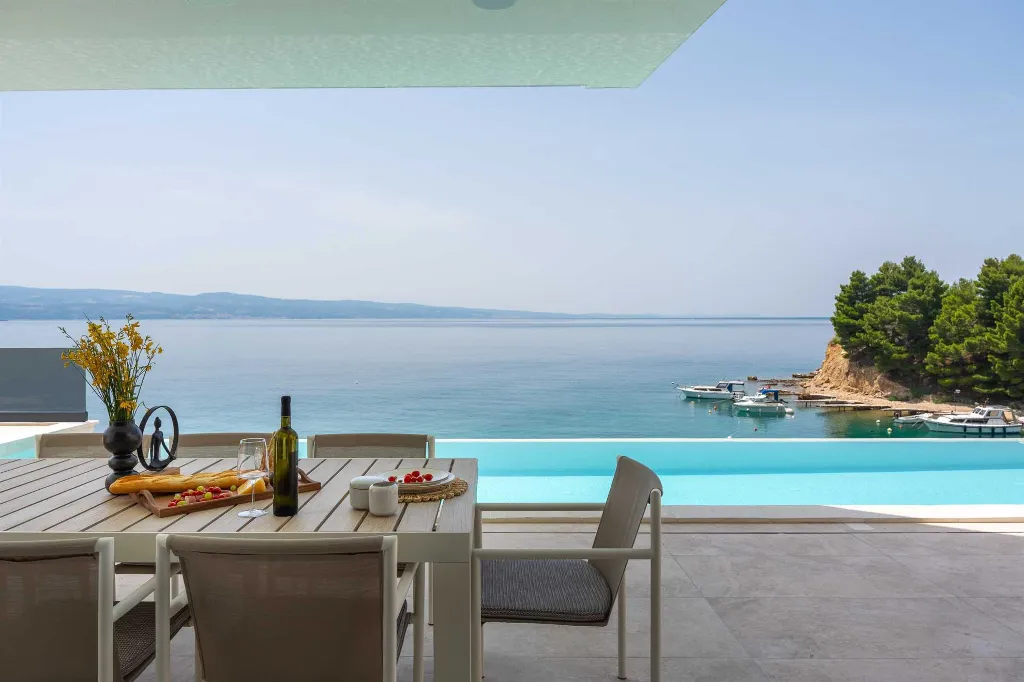 5-Bedroom Villa in Omiš with Private Heated Pool