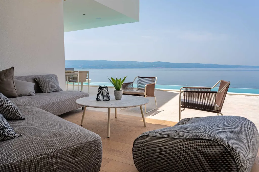 5-Bedroom Villa in Omiš with Private Heated Pool