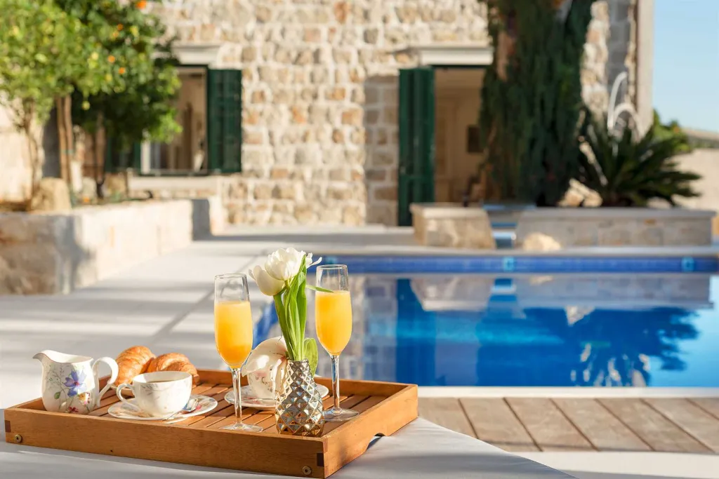 4-Bedroom Villa with Private Pool in Dubrovnik