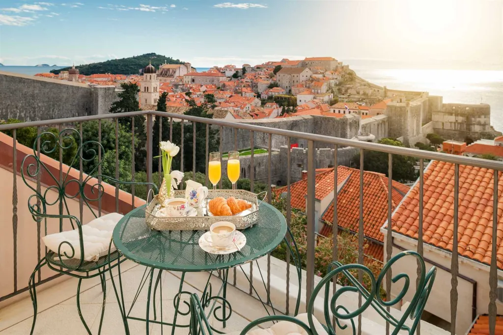 4-Bedroom Villa with Private Pool in Dubrovnik