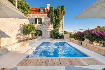 4-Bedroom Villa with Private Pool in Dubrovnik