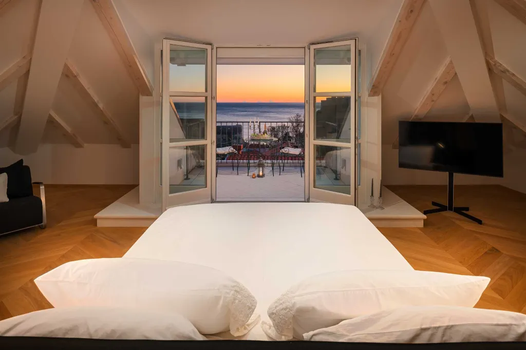 4-Bedroom Villa with Private Pool in Dubrovnik