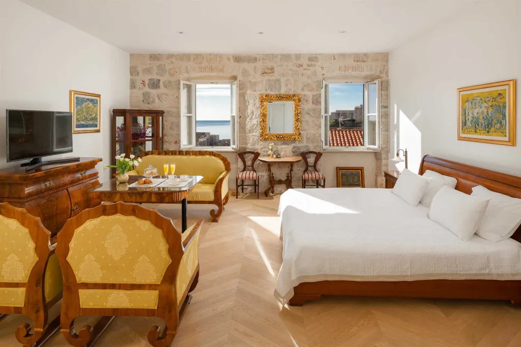 4-Bedroom Villa with Private Pool in Dubrovnik