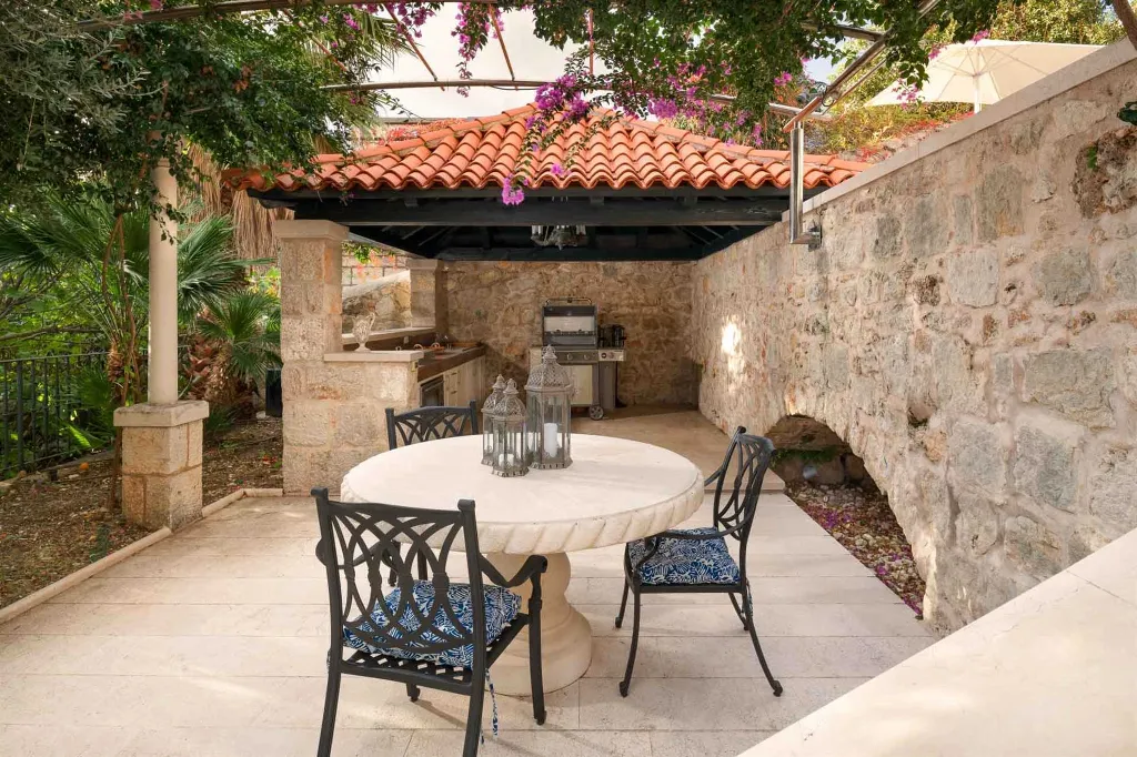 4-Bedroom Villa with Private Pool in Dubrovnik