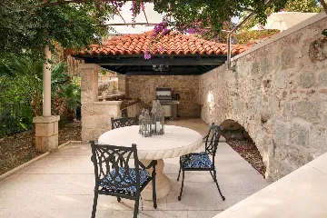 4-Bedroom Villa with Private Pool in Dubrovnik