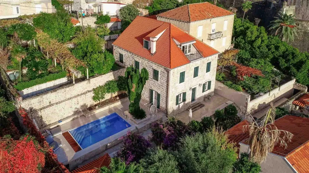 4-Bedroom Villa with Private Pool in Dubrovnik