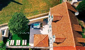 4-Bedroom Stone Villa with Jacuzzi in Cavtat