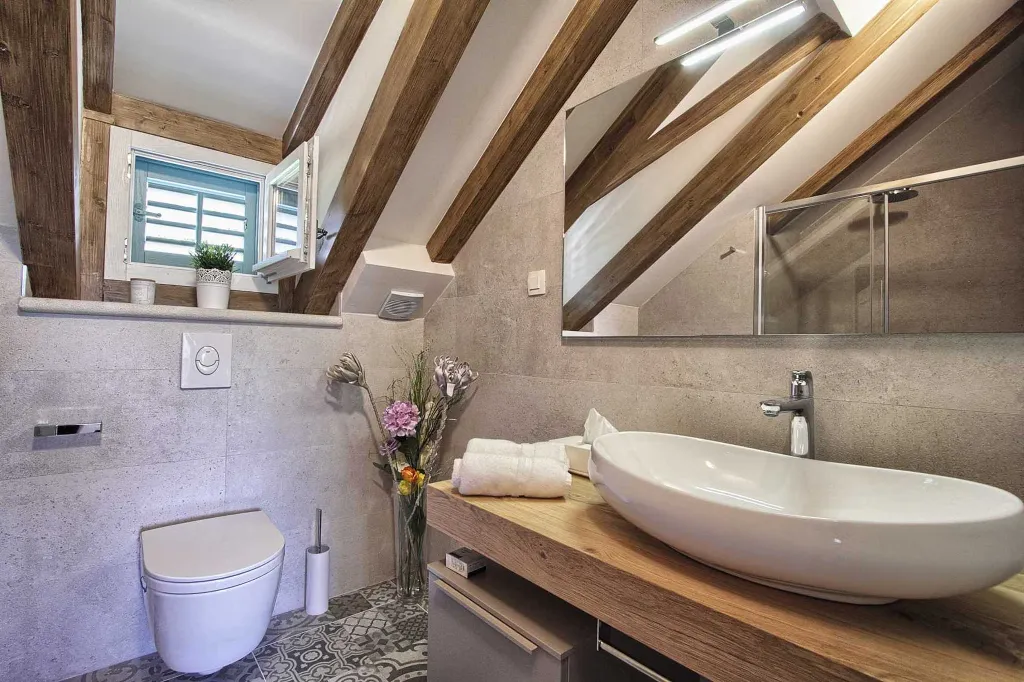 4-Bedroom Stone Villa with Jacuzzi in Cavtat
