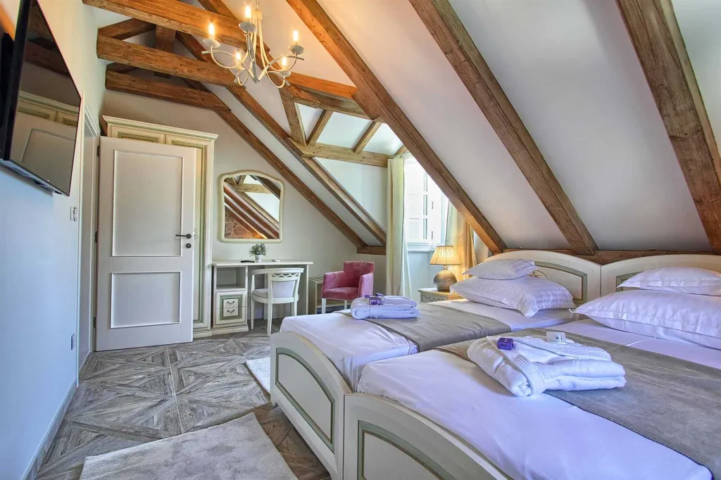 4-Bedroom Stone Villa with Jacuzzi in Cavtat