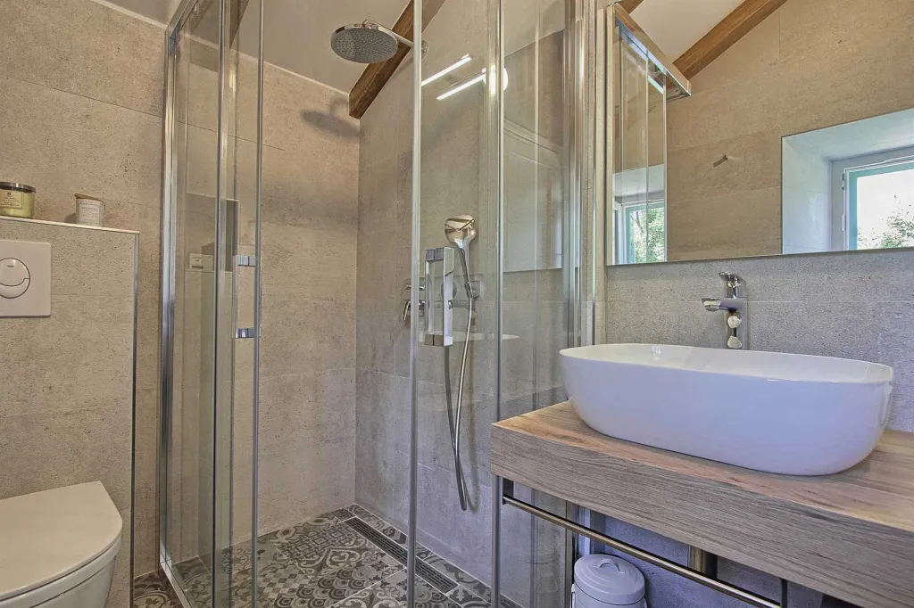 4-Bedroom Stone Villa with Jacuzzi in Cavtat