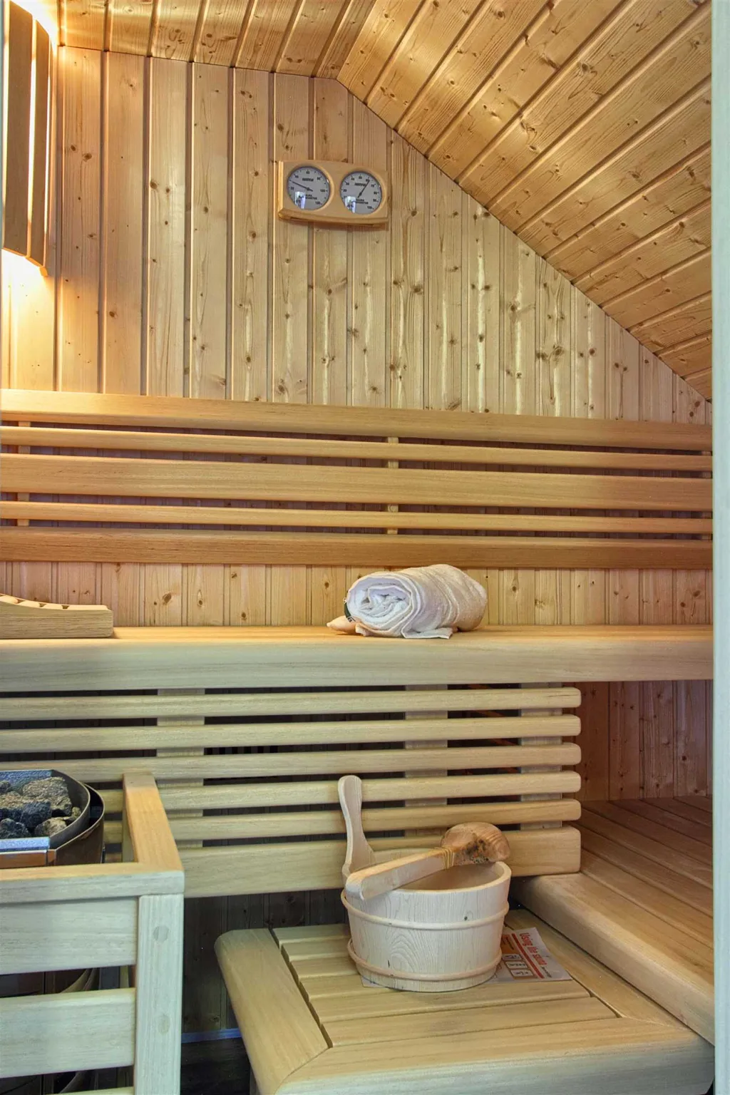 4-Bedroom Stone Villa with Jacuzzi in Cavtat