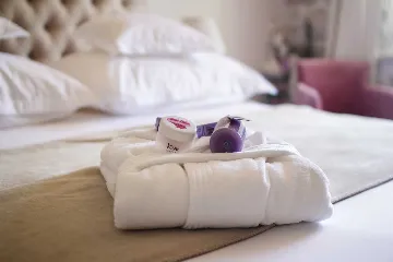 4-Bedroom Stone Villa with Jacuzzi in Cavtat