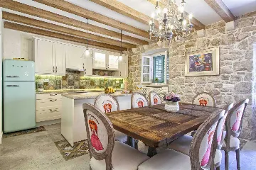 4-Bedroom Stone Villa with Jacuzzi in Cavtat