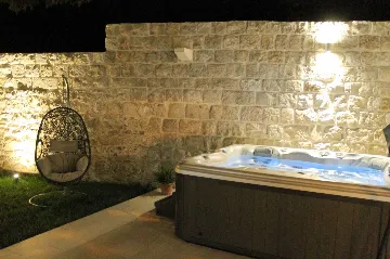 4-Bedroom Stone Villa with Jacuzzi in Cavtat