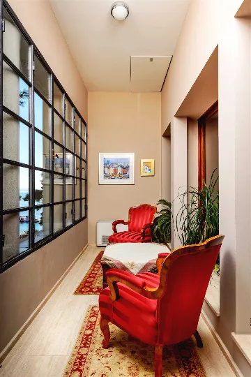 Villa with Jacuzzi Pool in Split for 10 Guests