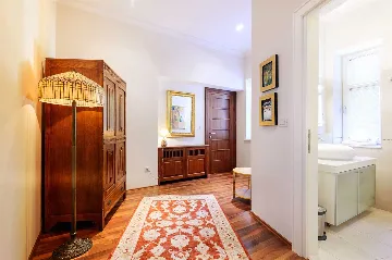 Villa with Jacuzzi Pool in Split for 10 Guests