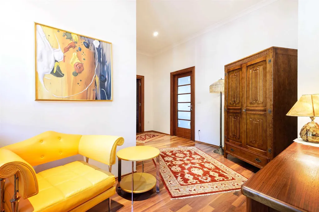 Villa with Jacuzzi Pool in Split for 10 Guests