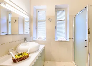 Villa with Jacuzzi Pool in Split for 10 Guests