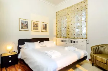 Villa with Jacuzzi Pool in Split for 10 Guests