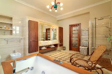 Villa with Jacuzzi Pool in Split for 10 Guests