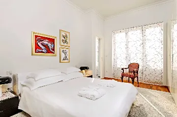 Villa with Jacuzzi Pool in Split for 10 Guests