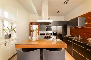 Villa with Jacuzzi Pool in Split for 10 Guests