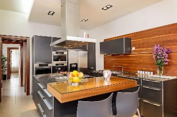 Villa with Jacuzzi Pool in Split for 10 Guests