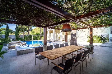 Villa with Jacuzzi Pool in Split for 10 Guests