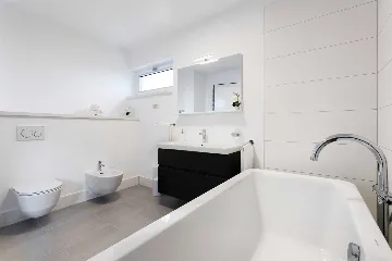 4-Bedroom Villa for 8 Guests in Zagvozd