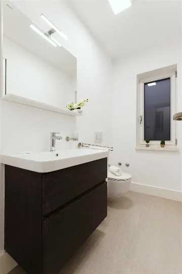 4-Bedroom Villa for 8 Guests in Zagvozd