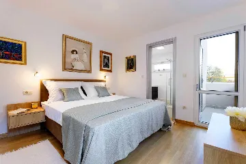 4-Bedroom Villa for 8 Guests in Zagvozd