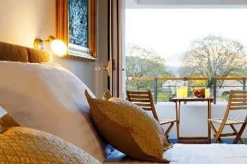 4-Bedroom Villa for 8 Guests in Zagvozd