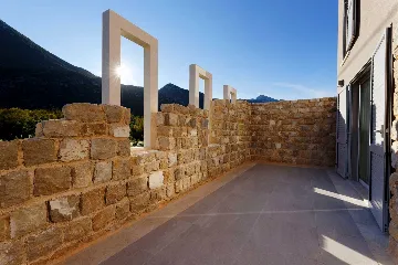 4-Bedroom Villa for 8 Guests in Zagvozd