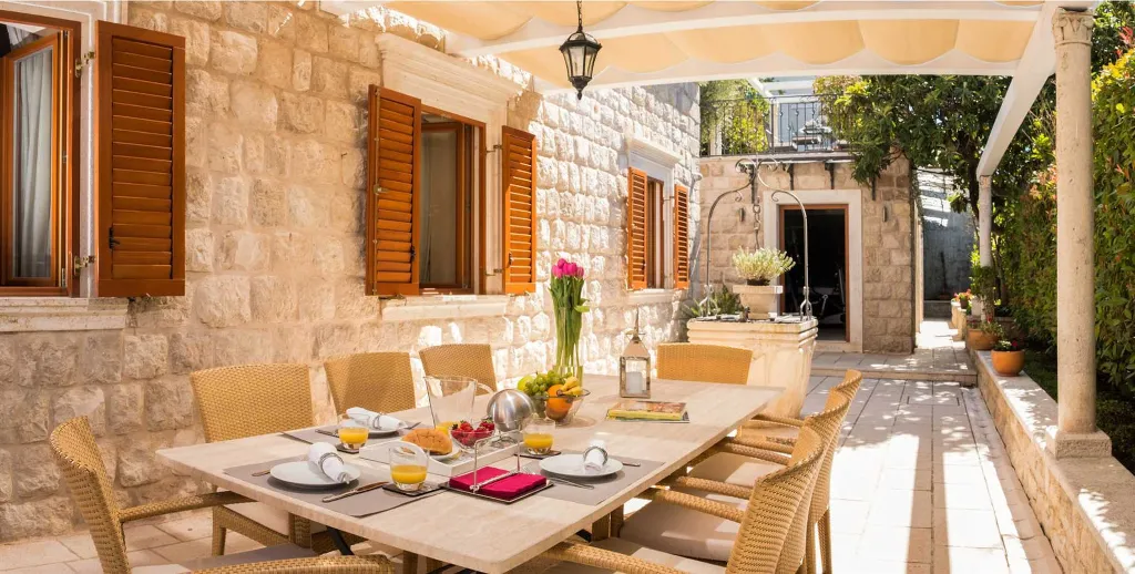 4-Bedroom Villa with Pool in Dubrovnik