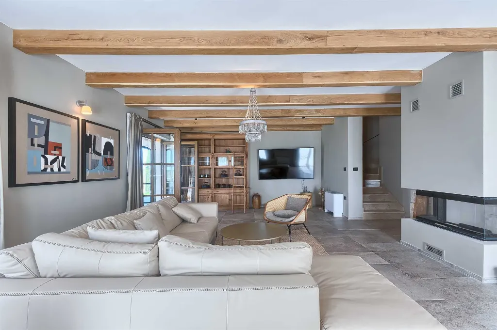 Villa in Finida for Up to 10 Guests
