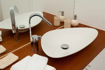 Modern 5-Bedroom Villa in Bobovisca for 10