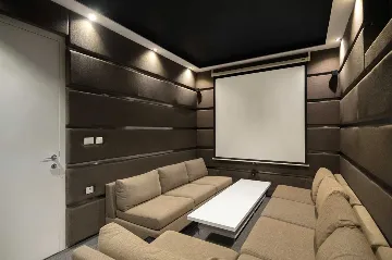 Modern 5-Bedroom Villa in Bobovisca for 10