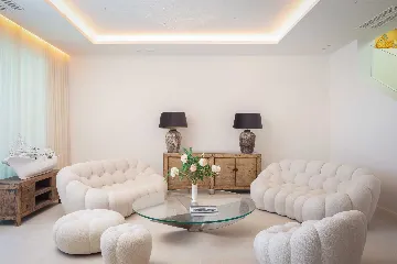 4-Bedroom Villa in Selca for Up to 8