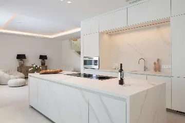 4-Bedroom Villa in Selca for Up to 8